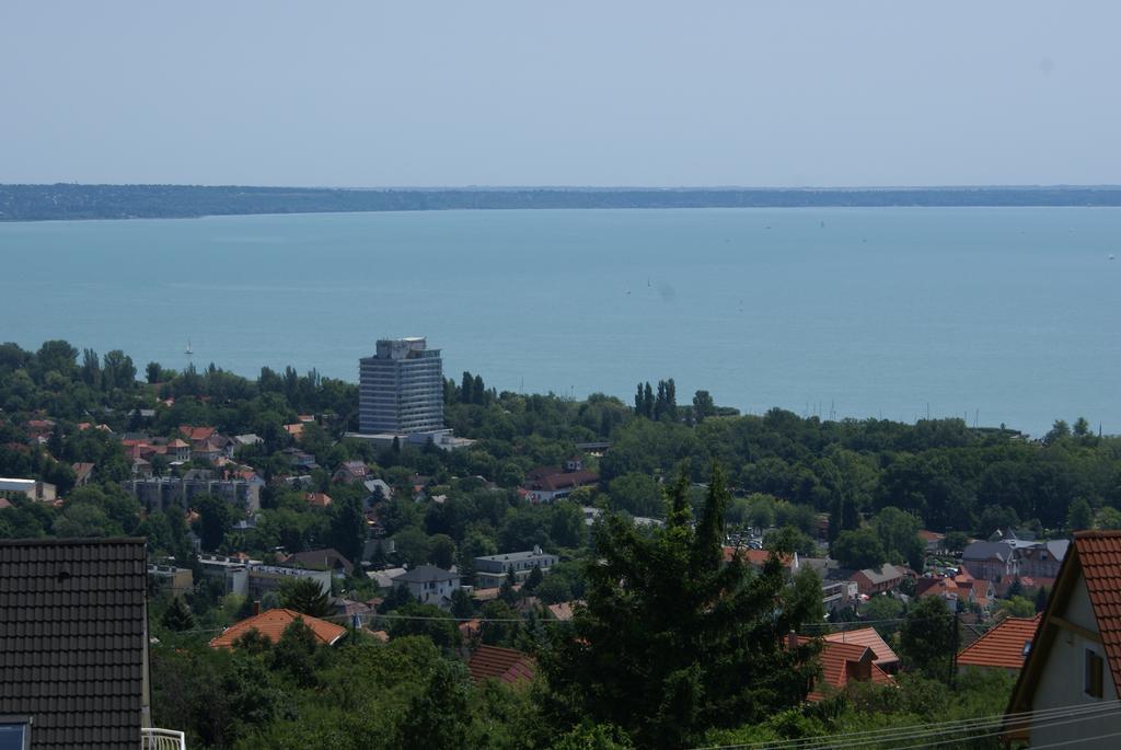 Sargarigo Apartman Haz Balatonalmádi Exterior photo