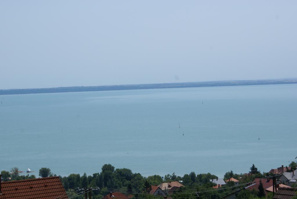 Sargarigo Apartman Haz Balatonalmádi Exterior photo